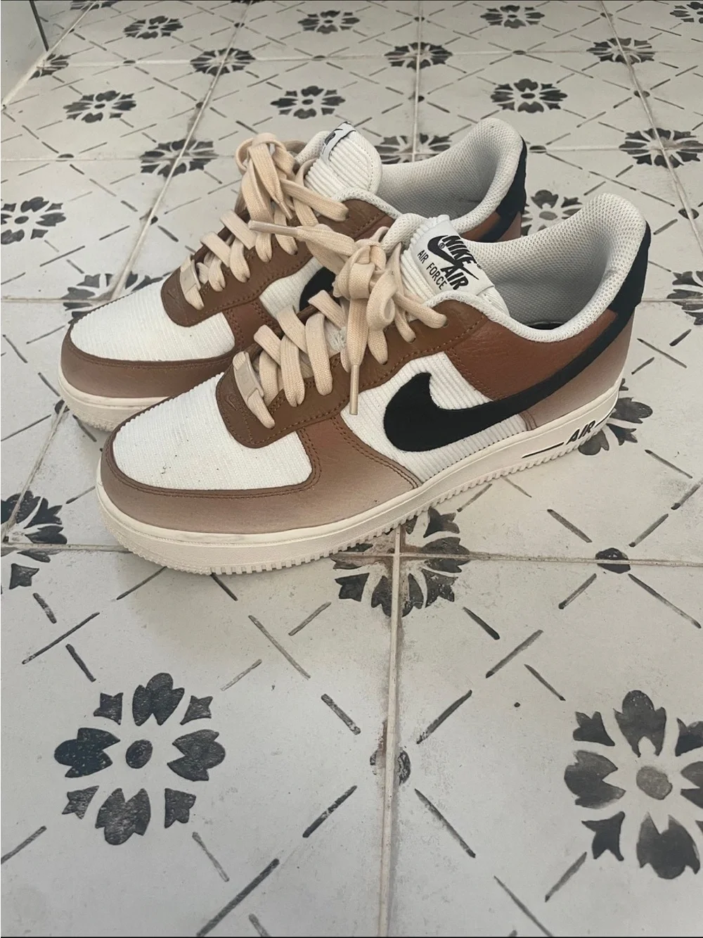 Nike Air Force 1 '07 Ale Brown Low Top Sneakers Womens 8.5